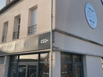 Pose d’une enseigne chez Damoilé à Locmaria Plouzané par nos soins. #publiobrest#enseignesetpublicités#enseignelumineuse#damoilé#publicités