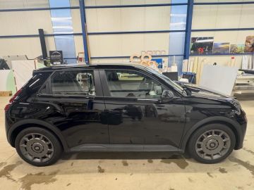 🟤⚫️ Nouvelle réalisation pour PuraVida Club ! ⚫️🟤

Marquage d’une Renault R5 noire en total covering, avec un ajout de textes et décors en finition brillante...